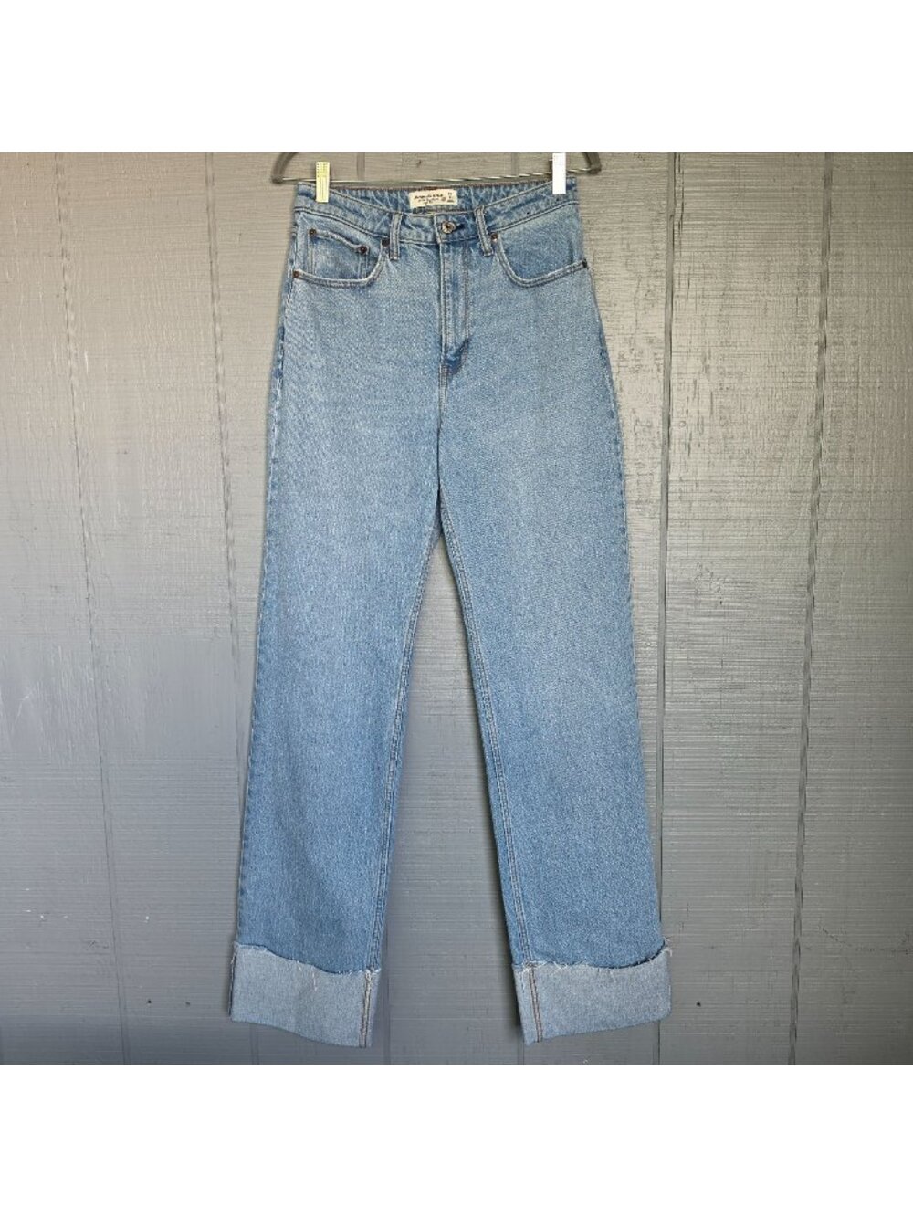 Abercrombie Curve Love 90s Relaxed Jeans Women’s 28 High Rise Cuffed Light Wash
